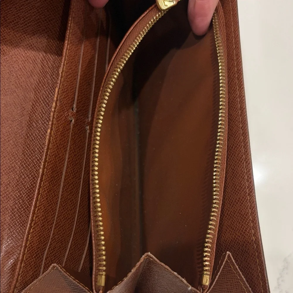 Louis Vuitton Portefeuille Sarah Monogram Long Wallet - Picture 13 of 14